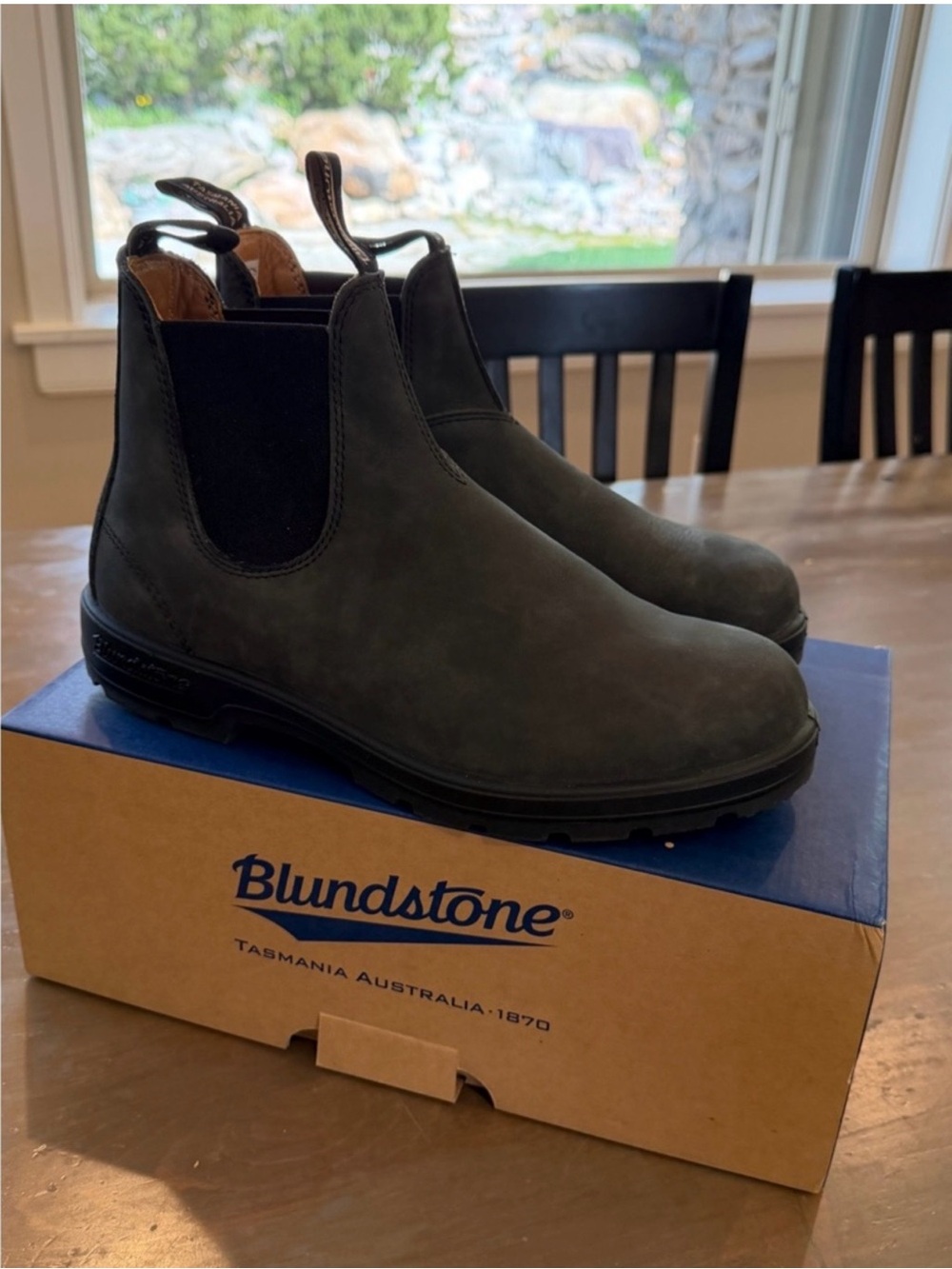 Blundstone Classic Chelsea boots